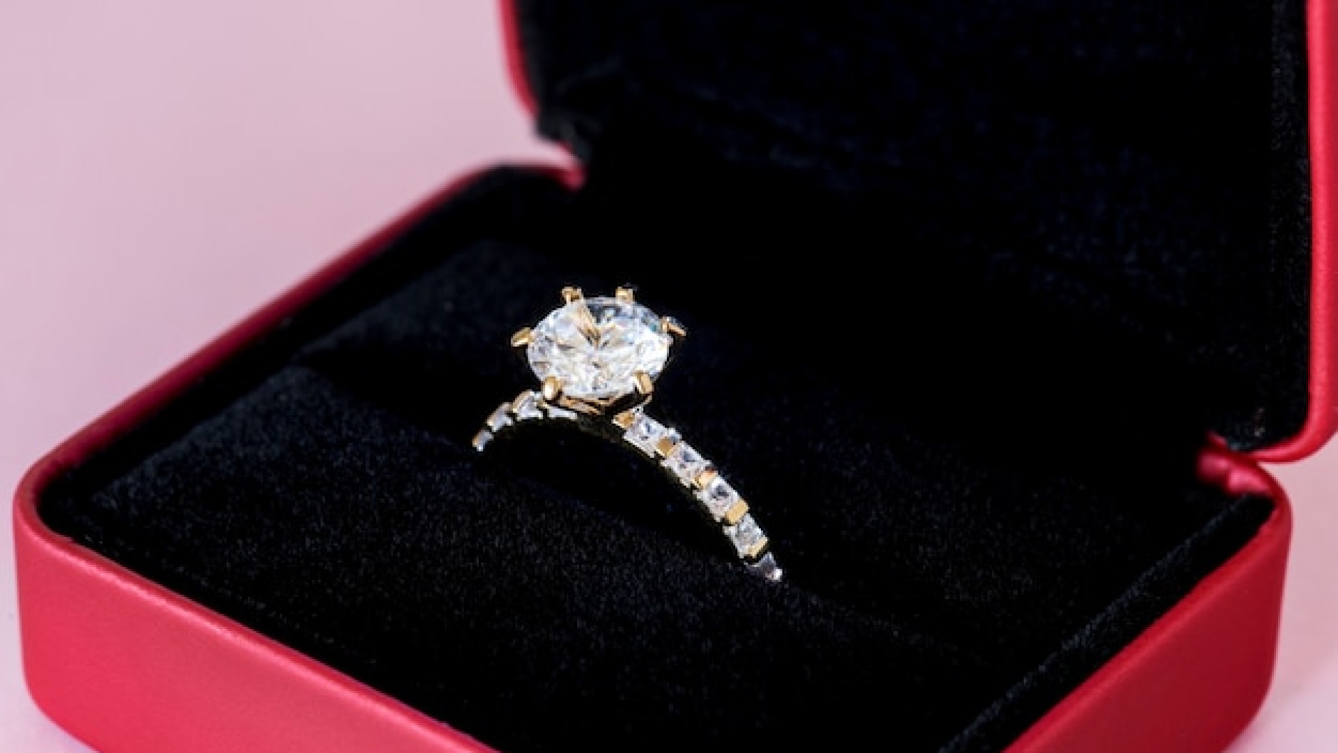 Quelle bague Dior offrir pour un anniversaire ou un événement spécial ?