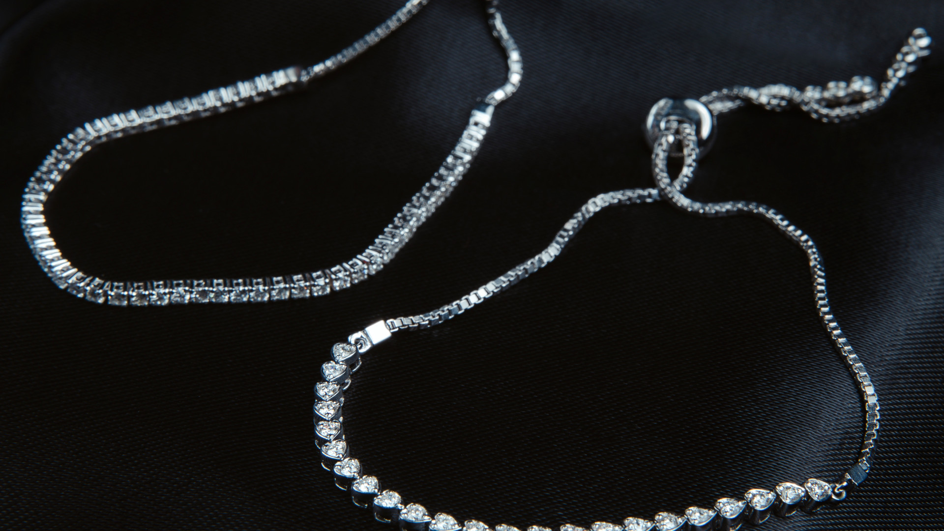 Colliers diamant fins ou imposants : que choisir pour sublimer son style ?